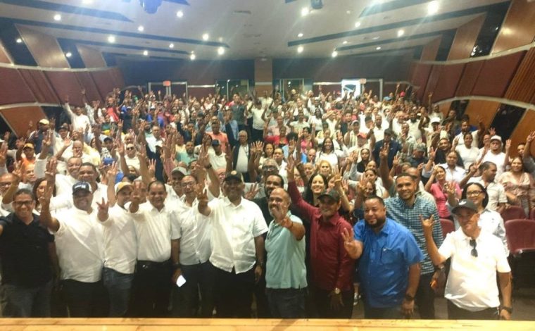Proyecto presidencial Wellington Arnaud 2028 capacita equipo de la Línea Noroeste para fortalecer trabajo territorial
