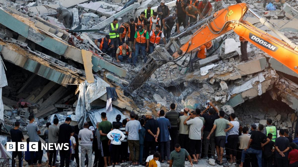 Al menos 12 muertos y decenas de desaparecidos tras el colapso de un edificio dañado por la guerra en Gaza