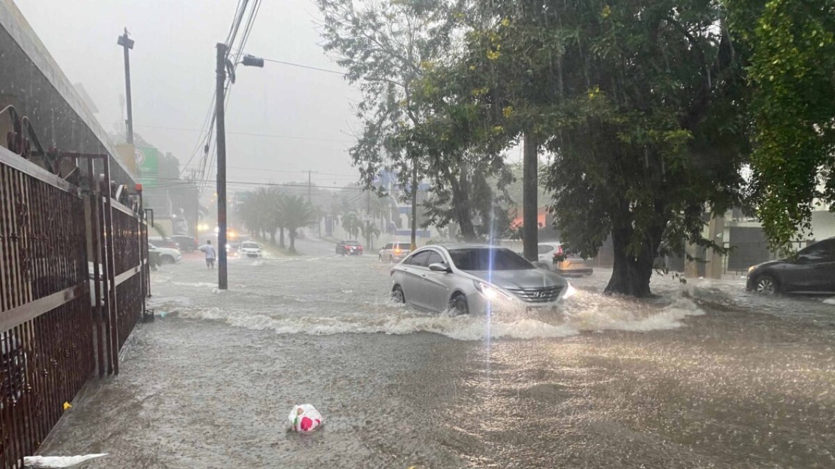 ¡Atención! COE aumenta a cinco las provincias y el Distrito Nacional en alerta verde por aguaceros