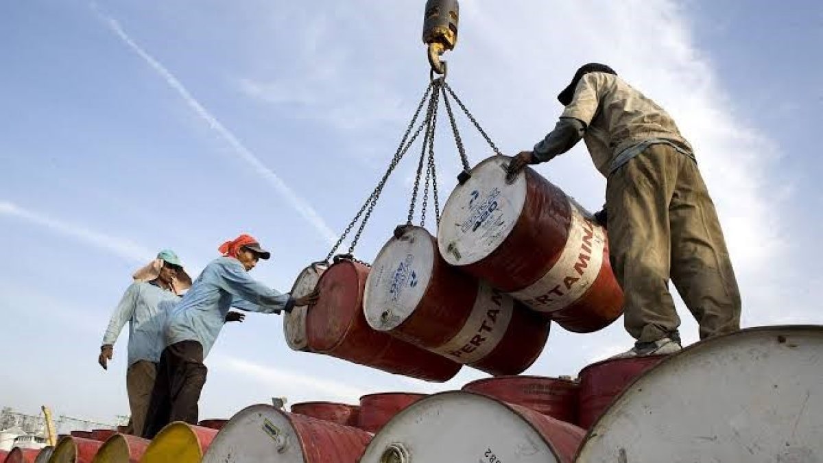 EE. UU. evalúa flexibilizar regulaciones para elevar producción de refinerías