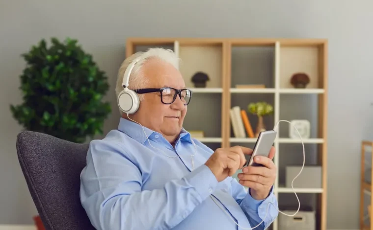 El impacto de la tecnología en la tercera edad depende del propósito, según experto