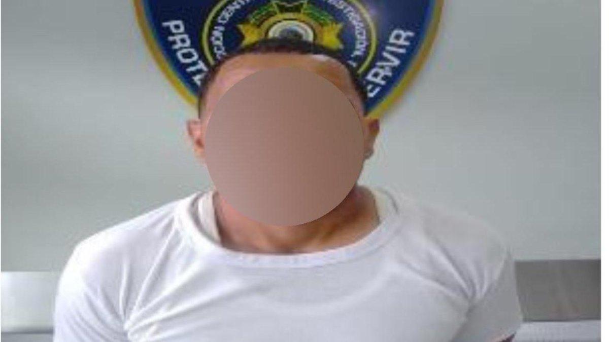 Apresan en Azua a hombre imputado por la muerte a golpes de su pareja en San Carlos